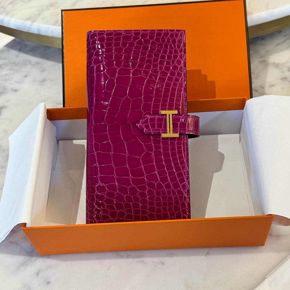 Authentic and Brand new in box - Hermes "Bearn" Croc Wallet